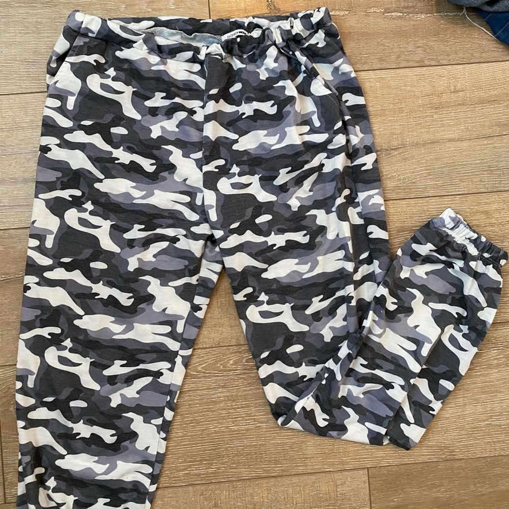 FashionNova Camo Joggers